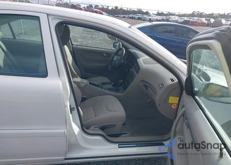 2005 Volvo S60 2.5T из США, поврежденный, VIN YV1RS592152460146